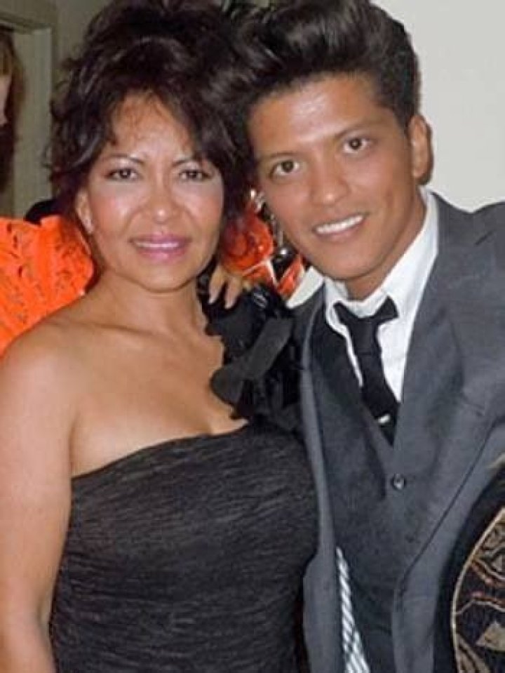 Bruno Mars Father Peter Hernandez Was A Well Renowned Artist As Well