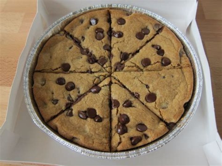 How big is Pizza Hut’s ultimate chocolate chip cookie? ·