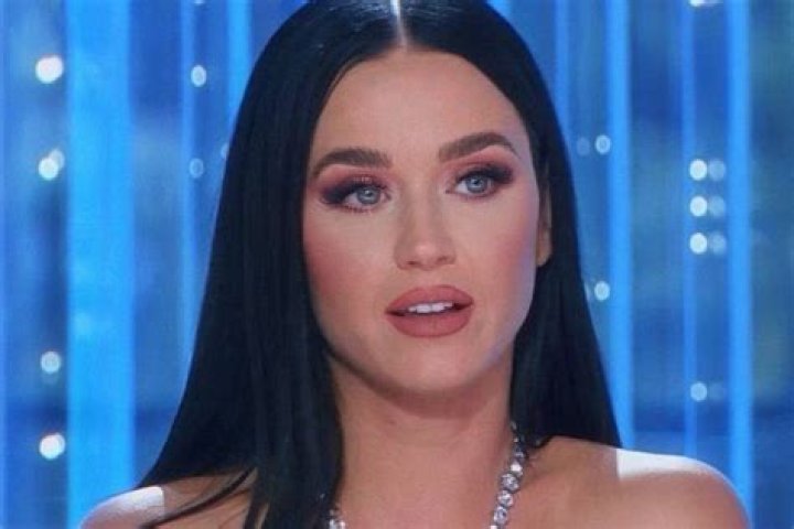 Is Katy Perry And Queen Elizabeth Related