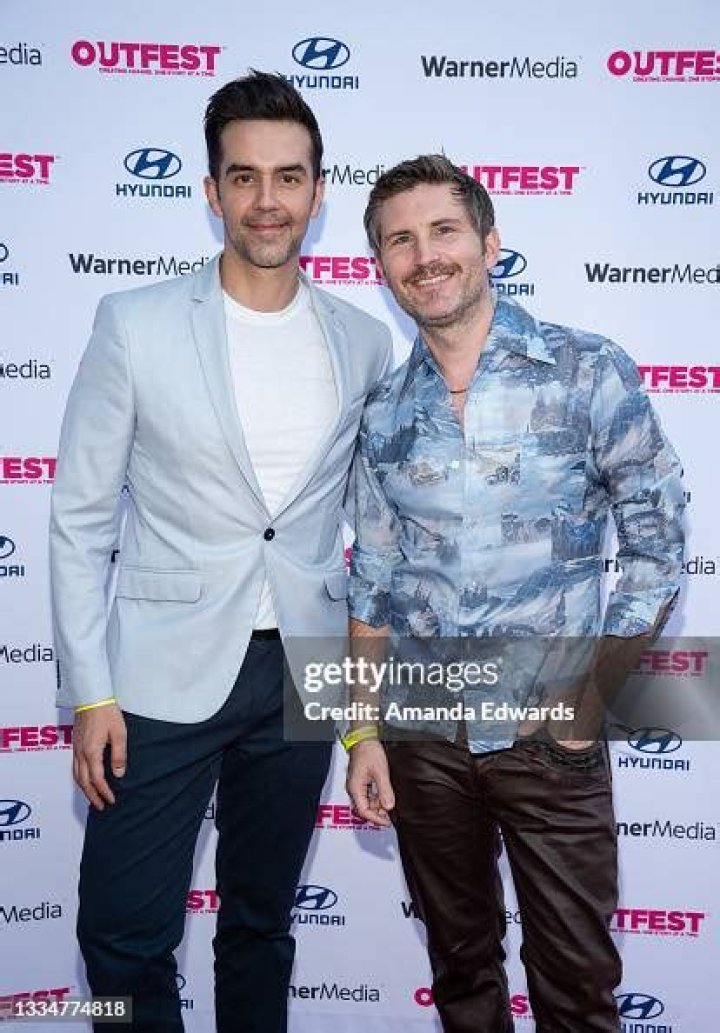 Michael Carbonaro Gay, Wife, Husband, Have Net Worth, Twin, Boyfriend