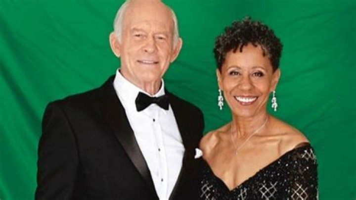 RiffVib | Nan Harris - Bio, Age, Height, Married, Net Worth, Wiki, Facts