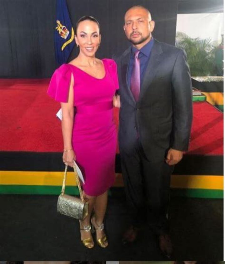 Sean Paul mother: Frances Henriques |