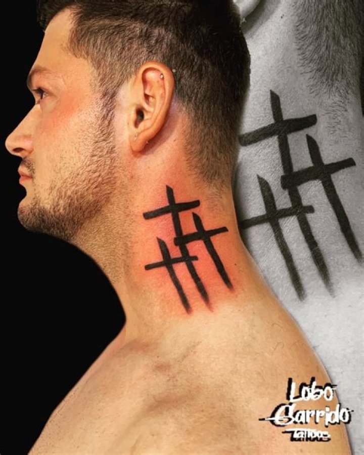 Tatuajes De Cruz En El Cuello Para Hombres Significado
