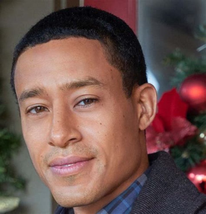 Thom Adcox-Hernandez Biography, Age, Height, Wife, Net Worth, Family ·