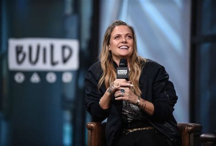 Tove Lo's name pronunciation and cake helmet have RPDR fans in shock