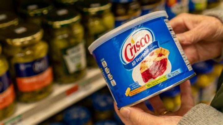 Where is shortening in the grocery store? |